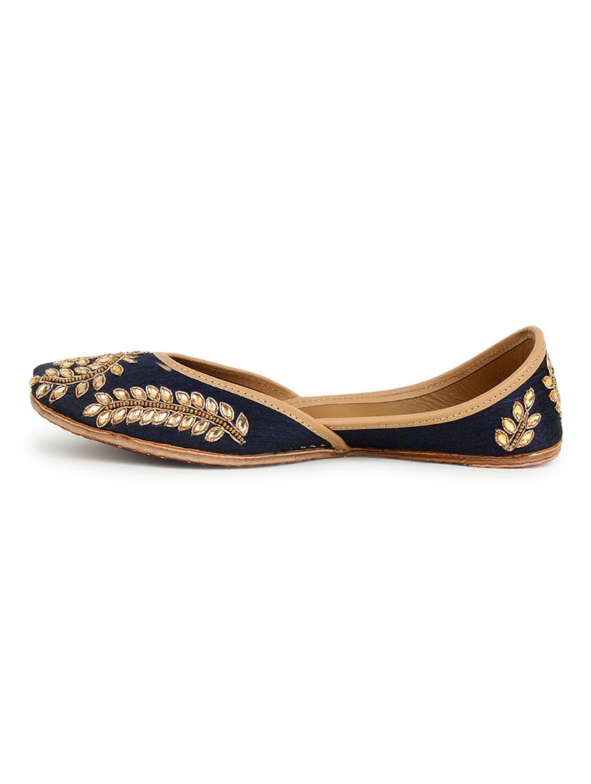 black slip on jutis - 17195054 - Zoom Image - 3