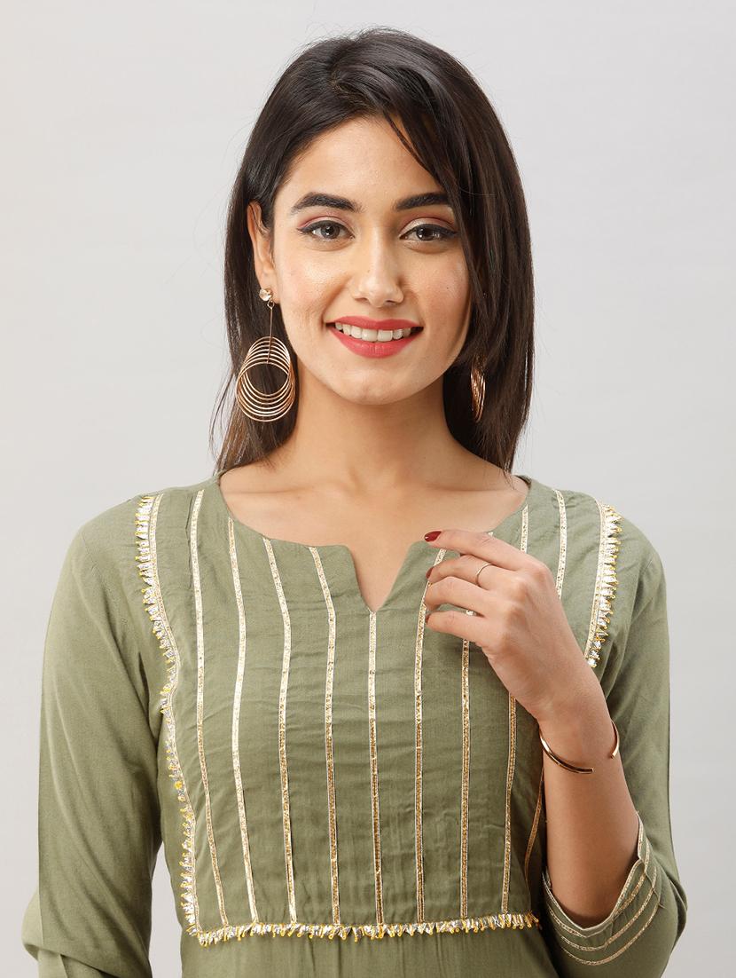 gota work kurta sharara set - 17196219 - Zoom Image - 5