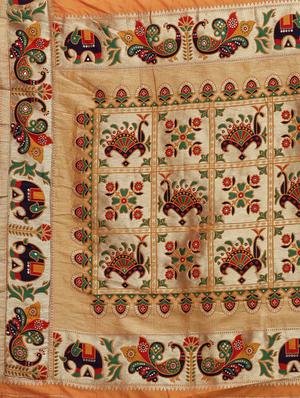bordered woven saree with blouse - 17207711 - Standard Image - 4