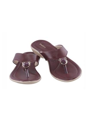 maroon toe separator sandals - 17212916 - Standard Image - 4