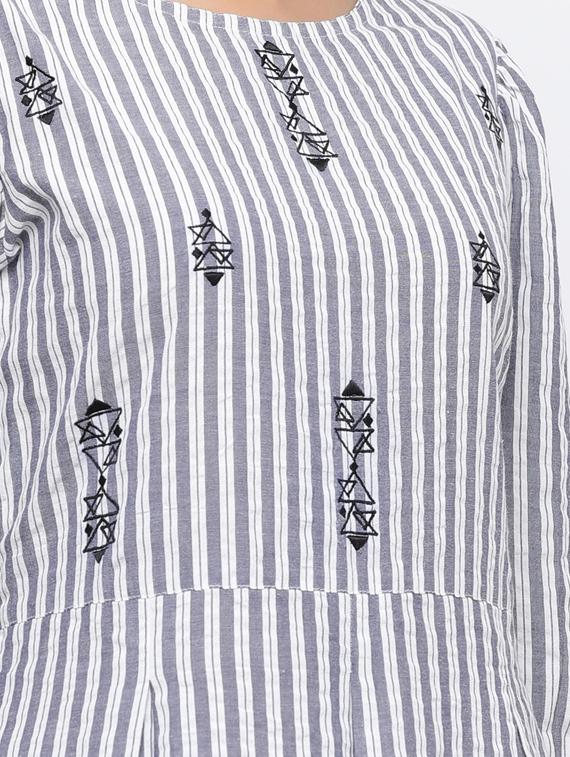 striped a-line kurta - 17216937 - Zoom Image - 4