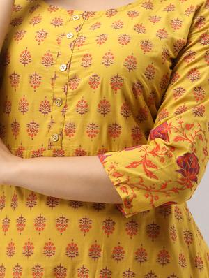 round neck floral a-line dress - 17218625 - Standard Image - 4