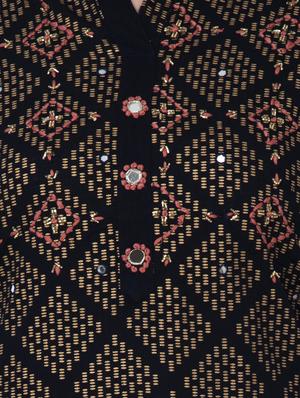 gold print straight kurta - 17225883 - Standard Image - 4