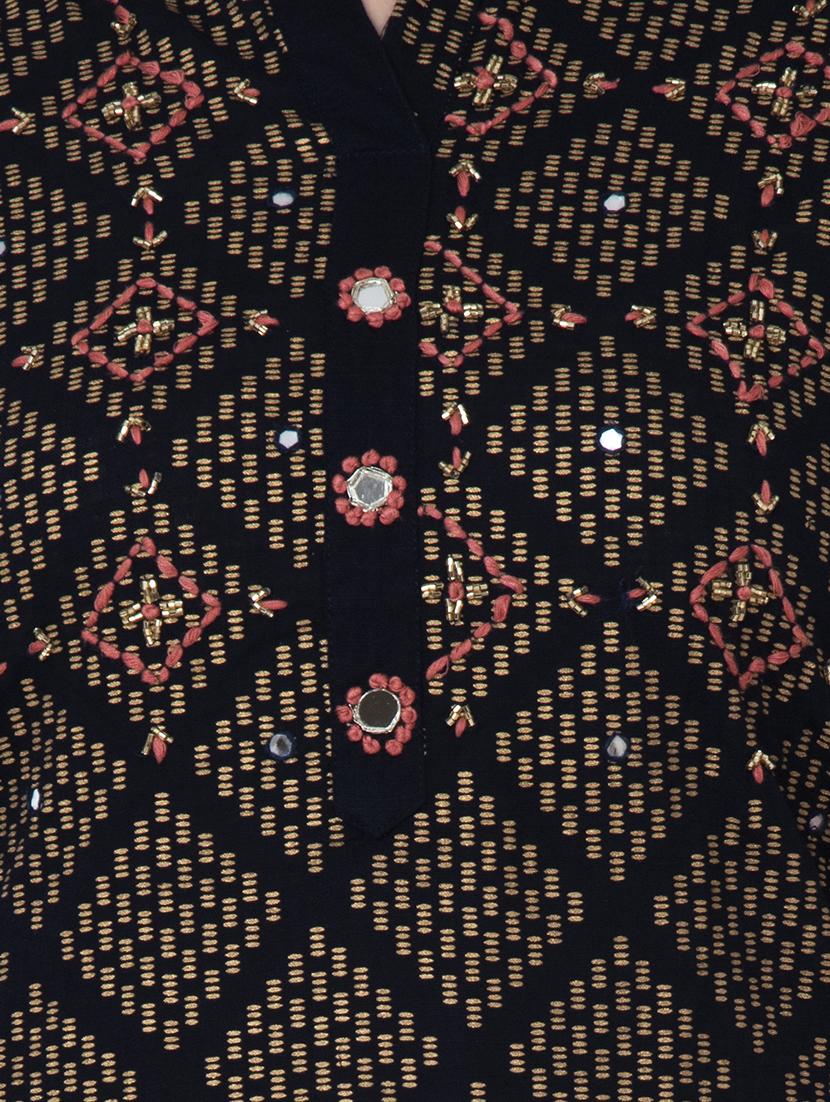 gold print straight kurta - 17225883 - Zoom Image - 4