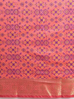 self design woven saree with blouse - 17231172 - Standard Image - 4