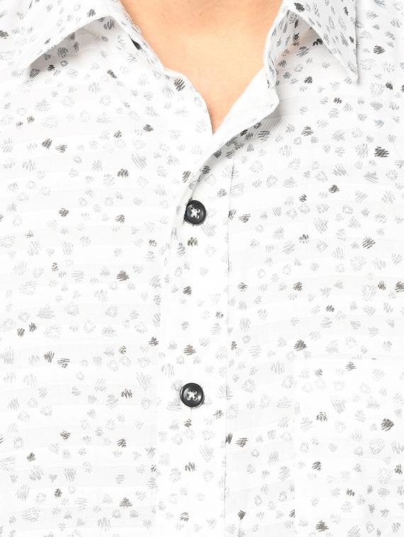 white printed casual shirt - 17233362 - Zoom Image - 5