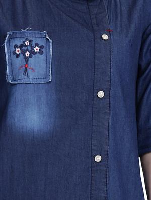 embroidered denim straight kurta - 17240844 - Standard Image - 4