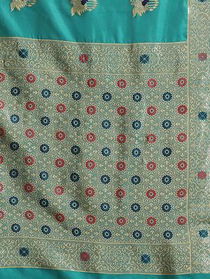 floral printed saree with blouse - 17241598 - Standard Image - 4