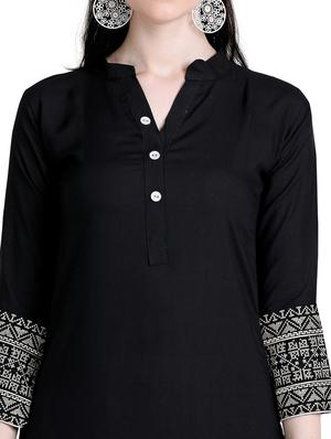 solid straight kurta - 17242049 - Standard Image - 4