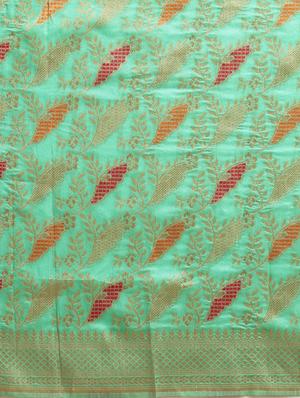 floral banarasi saree with blouse - 17245627 - Standard Image - 4