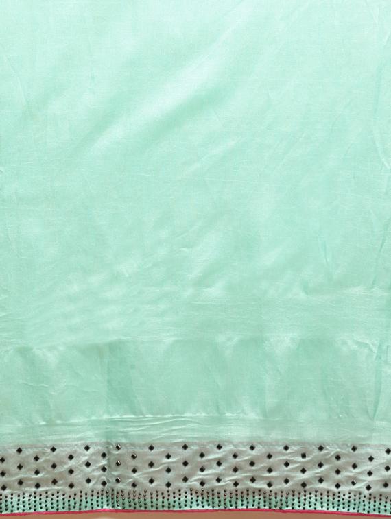 solid banarasi saree with blouse - 17245641 - Zoom Image - 4