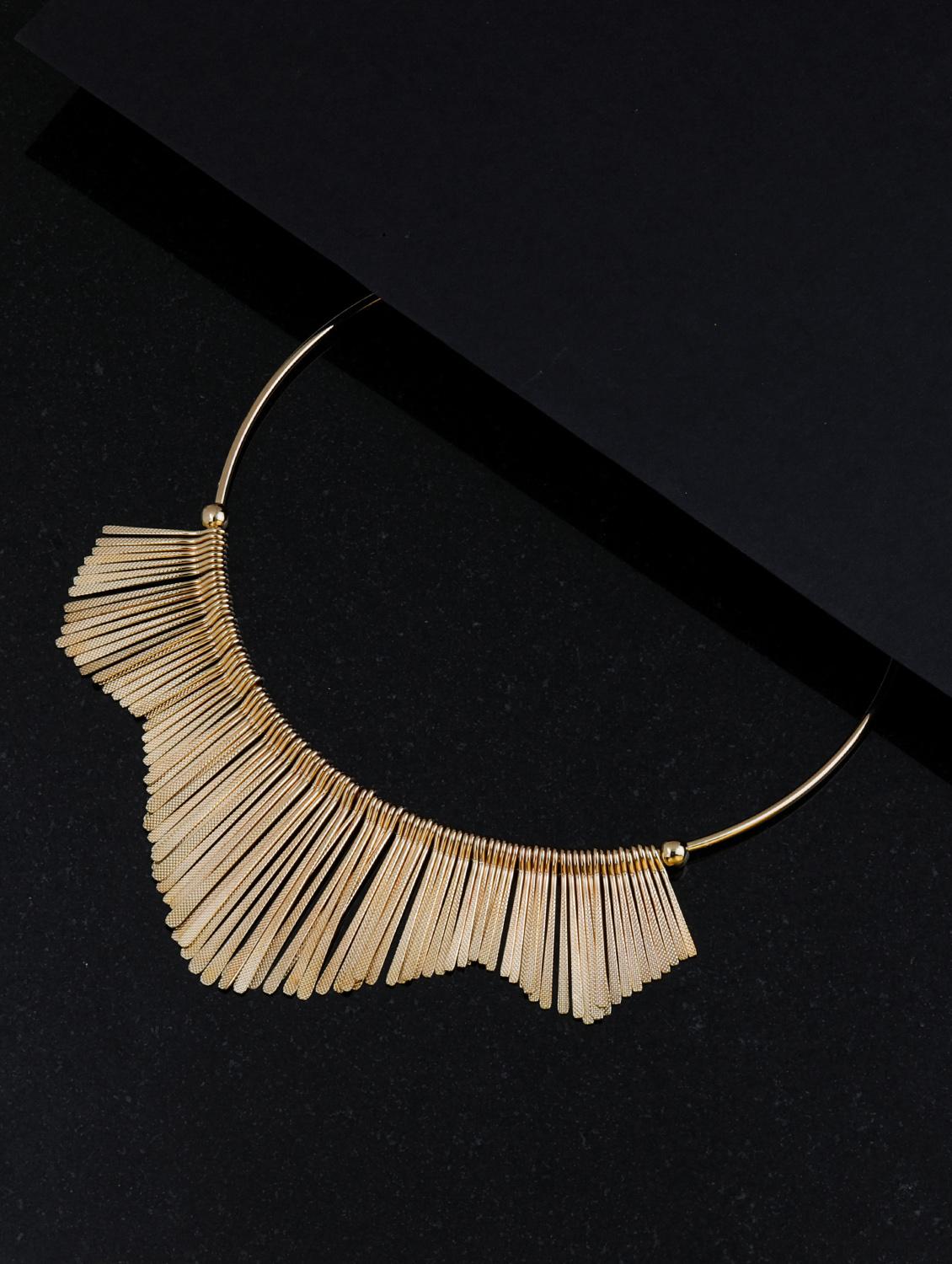 gold metal choker necklace - 17245975 - Zoom Image - 2