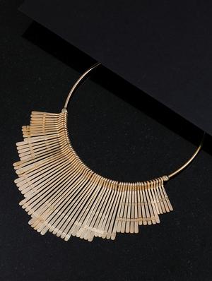 gold metal choker necklace - 17245984 - Standard Image - 2