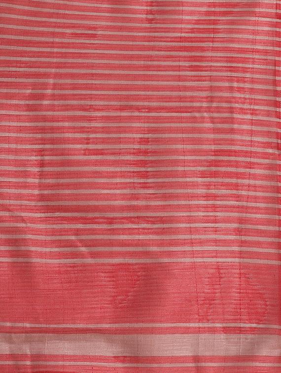 ikat printed saree with blouse - 17246496 - Zoom Image - 4