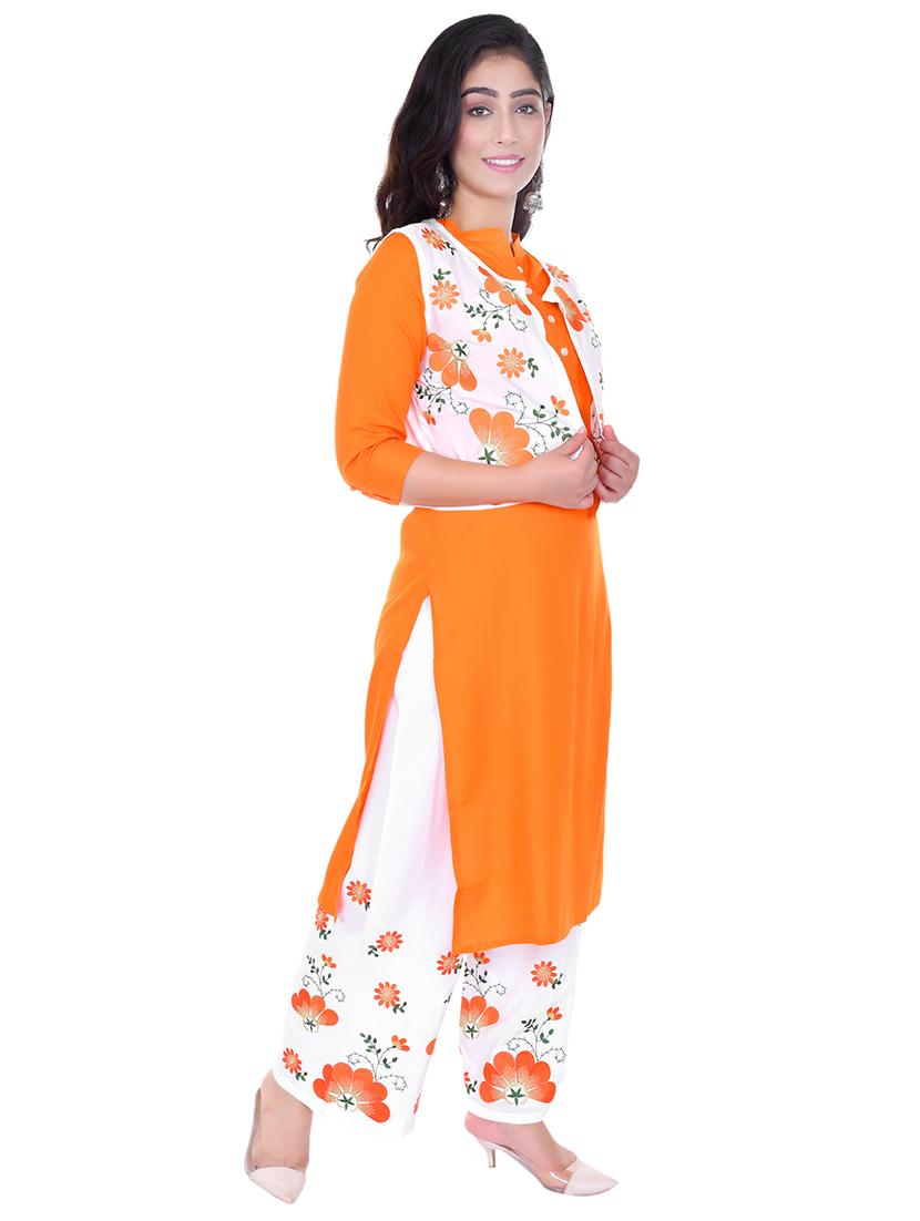 solid kurta palazzo set with embroidered jacket - 17247052 - Zoom Image - 2
