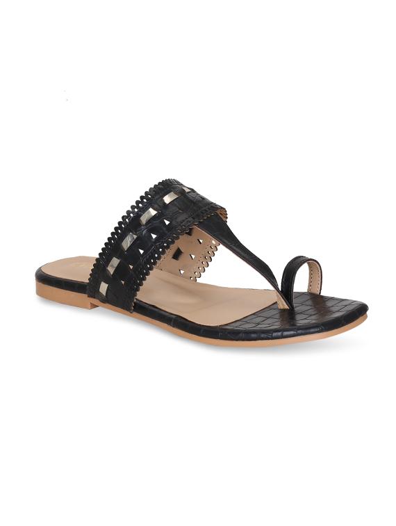 black leatherette one toe kolhapuris - 17251867 - Zoom Image - 1