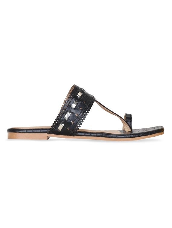 black leatherette one toe kolhapuris - 17251867 - Zoom Image - 2