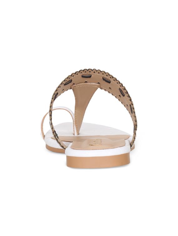 white leatherette one toe kolhapuris - 17251869 - Zoom Image - 3