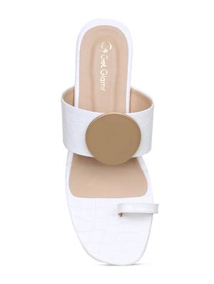 white leatherette one toe sandals - 17251895 - Standard Image - 4