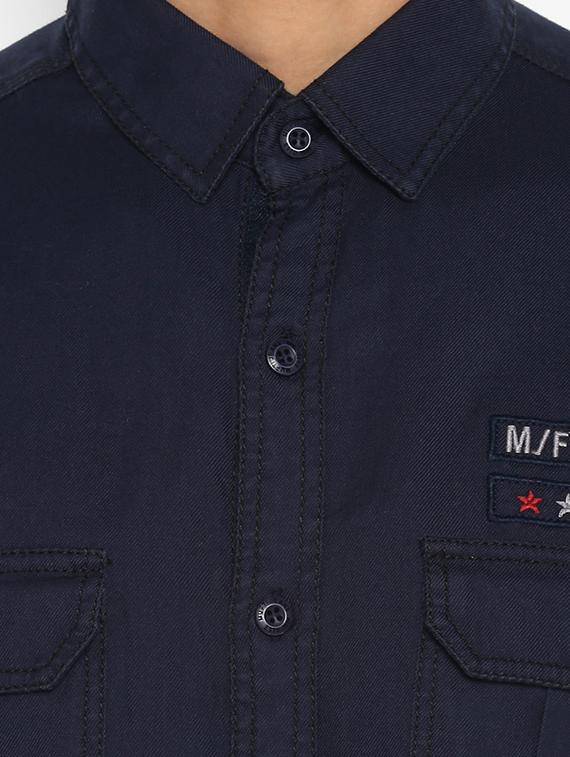navy blue solid casual shirt - 17264707 - Zoom Image - 5