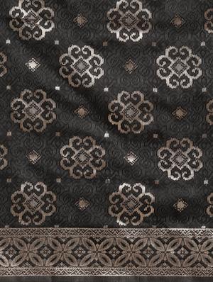 self design banarasi saree with blouse - 17265149 - Standard Image - 5