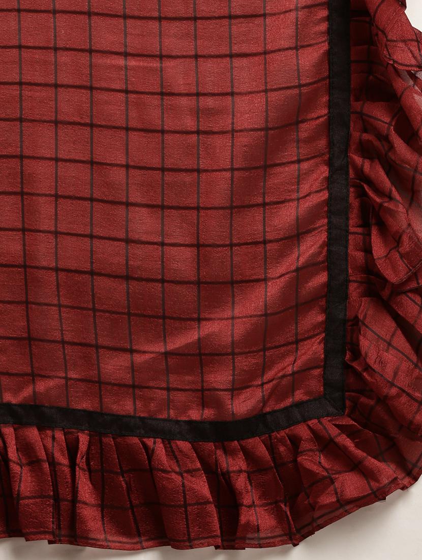 maroon silk blend fusion saree with blouse - 17265189 - Zoom Image - 5