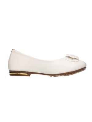 white mesh flat - 17268660 - Standard Image - 2