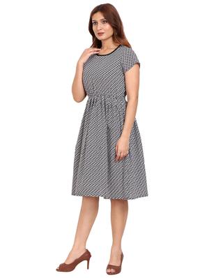 round neck printed flared dress - 17269594 - Standard Image - 2