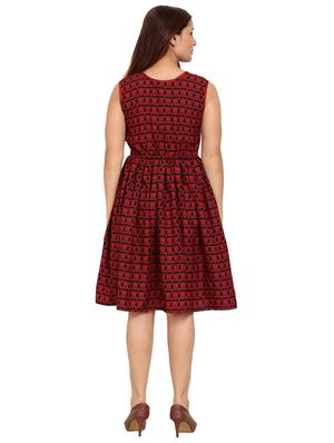 round neck printed flared dress - 17269595 - Standard Image - 3