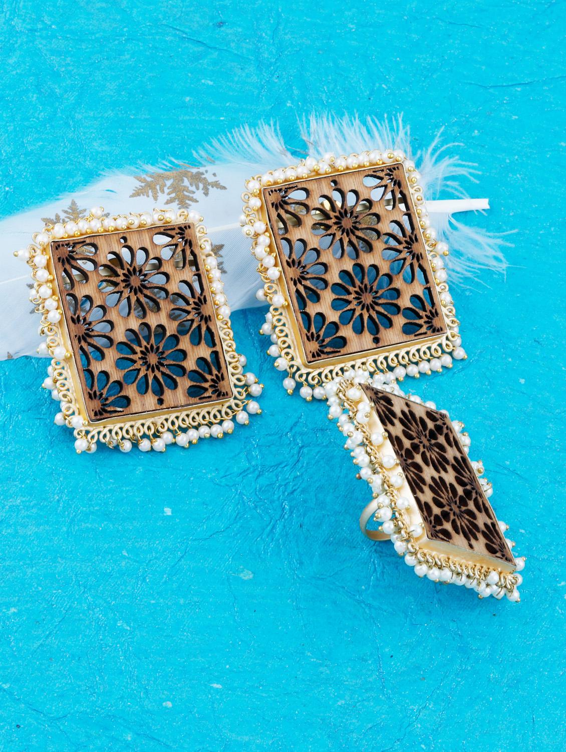 brown wood studs earring with ring - 17274332 - Zoom Image - 4
