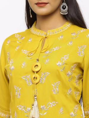 embroidered straight kurta - 17280764 - Standard Image - 4