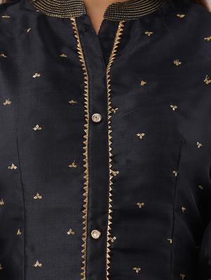 embroidered a-line kurta - 17280782 - Standard Image - 4