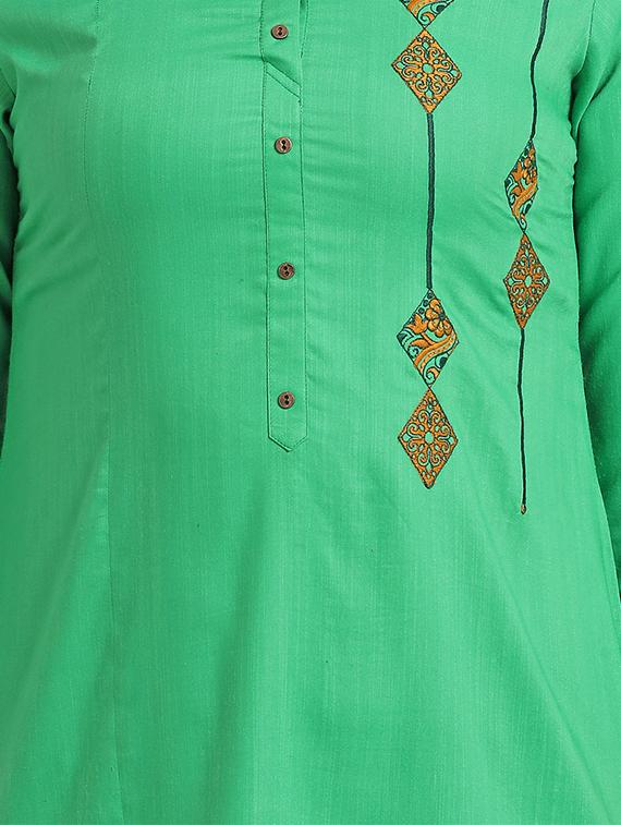 embroidered a-line kurti - 17280897 - Zoom Image - 5