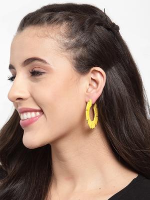 yellow metal hoop earring - 17289365 - Standard Image - 4