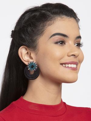 multi colored metal hoop earring - 17289423 - Standard Image - 4