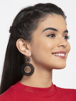 black metal drop earring - 17289444 - Standard Image - 4
