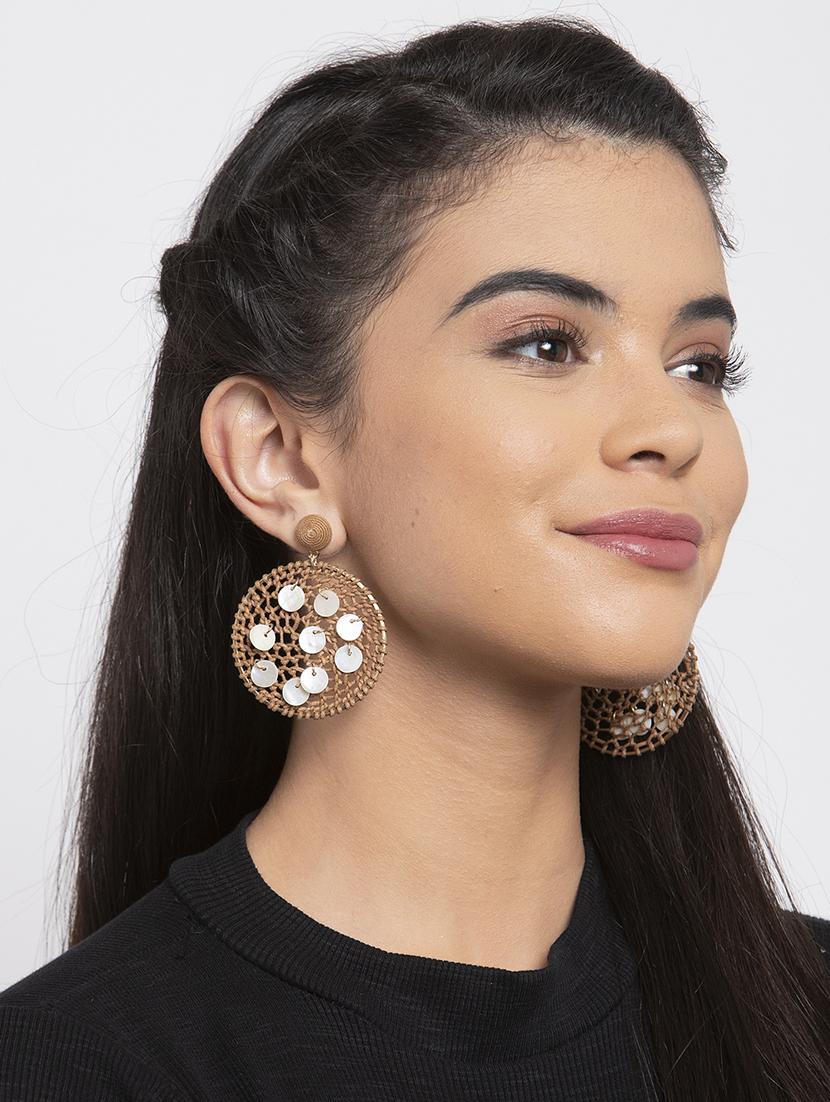 beige metal drop earring - 17289447 - Zoom Image - 4