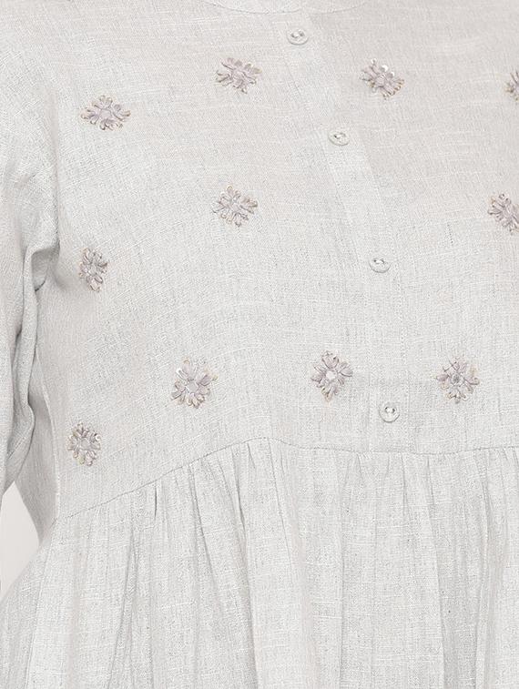 yoke embroidered a-line kurti - 17292283 - Zoom Image - 5