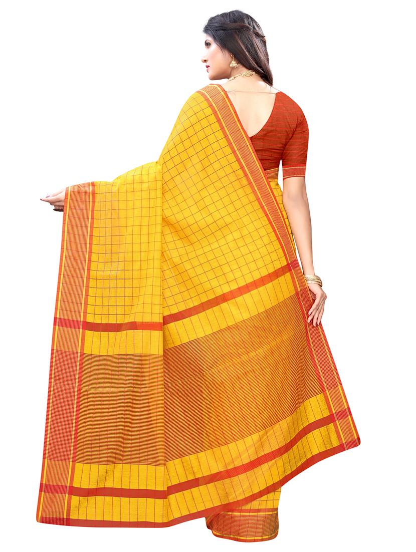 checks bordered saree with blouse - 17293885 - Zoom Image - 2