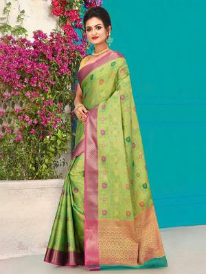 bordered banarasi saree with blouse - 17294541 - Standard Image - 2