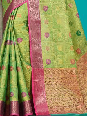 bordered banarasi saree with blouse - 17294541 - Standard Image - 3