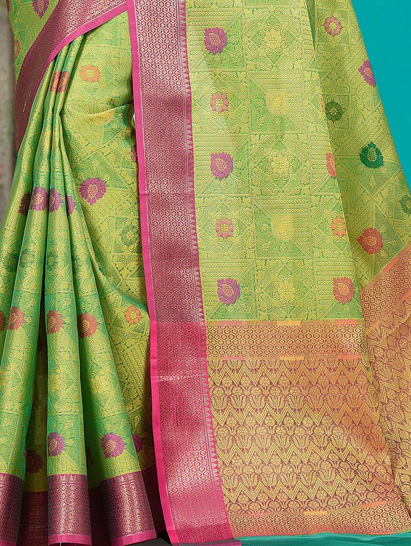 bordered banarasi saree with blouse - 17294541 - Zoom Image - 3