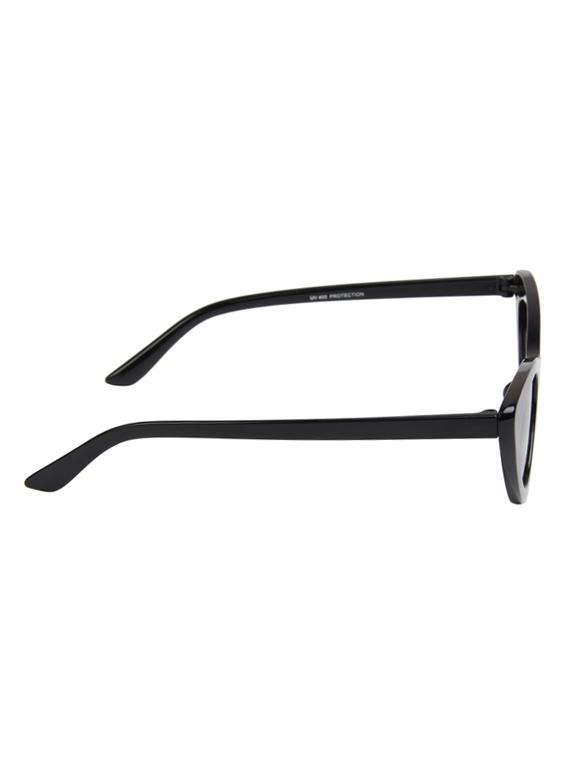 lof black cat- eyed full rim uv protected sunglasses for women - 17294768 - Zoom Image - 3