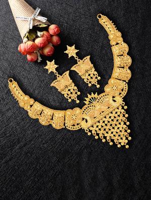gold metal set - 17295876 - Standard Image - 3