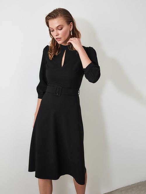key hole neck belted dress - 17296241 - Very Small Image - 1