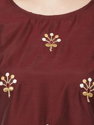 embroidered straight kurta - 17299017 - Standard Image - 4