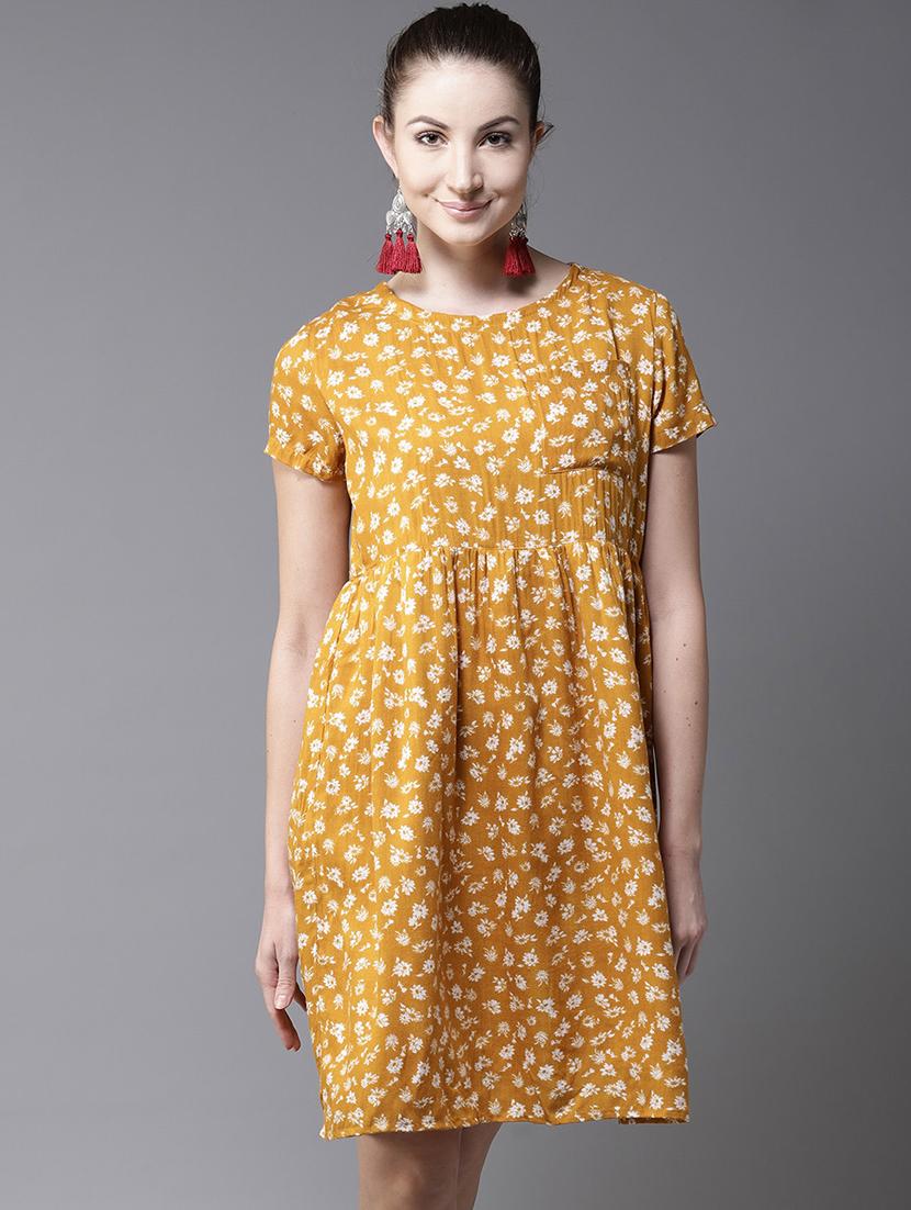 round neck floral fit & flare dress - 17299172 - Zoom Image - 1