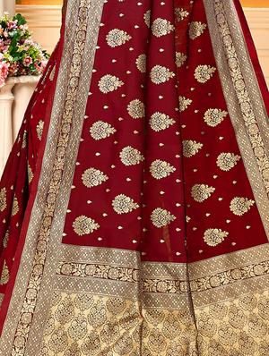 maroon banarasi saree with blouse - 17300016 - Standard Image - 4