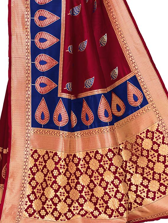 maroon cotton blend woven saree with blouse - 17300040 - Zoom Image - 3