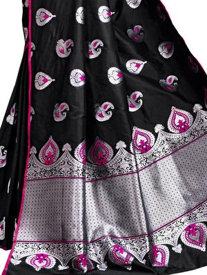 paisley woven saree with blouse - 17300043 - Standard Image - 3